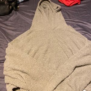 Green sweater hoodie cropped